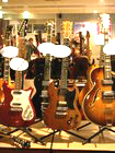 mmmvintageguitarshow08.jpg